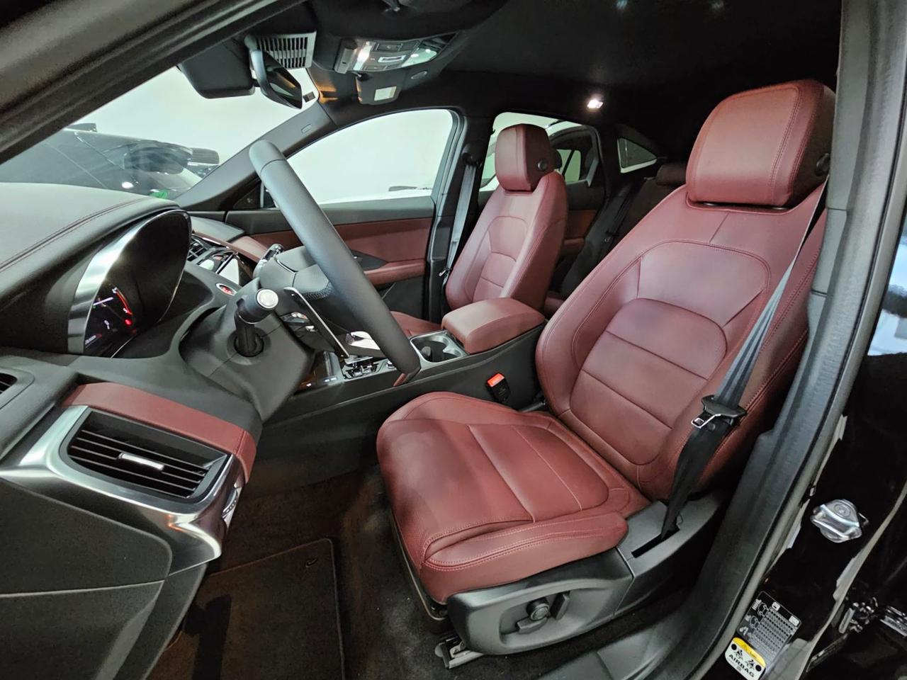 Jaguar E-Pace R-Dynamic SE Navi Camera Tetto C.20" LED BlackPack