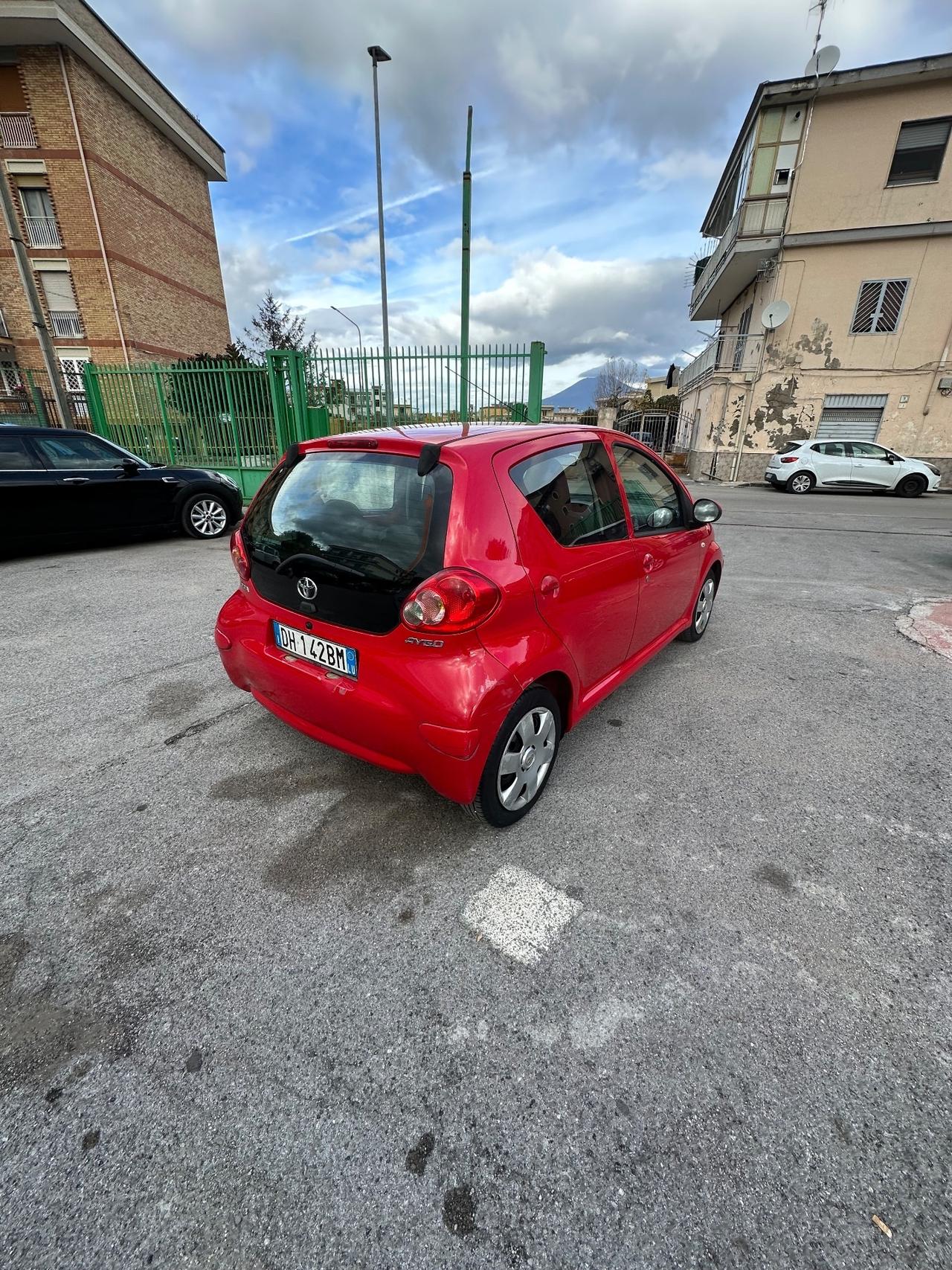 Toyota Aygo 1.0 12V VVT-i 5 porte Sol