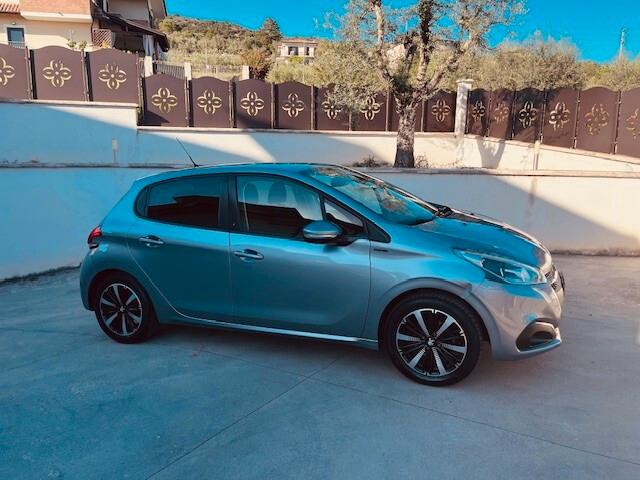PEUGEOT 208 1.2 BENZINA/GPL 82 CV VERSIONE SIGNATURE