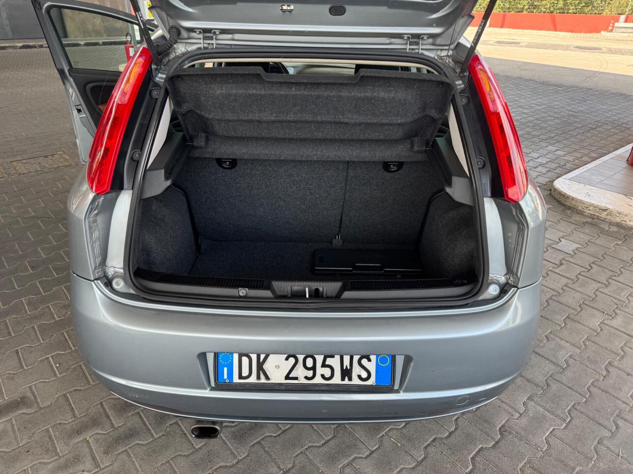 Fiat Grande Punto 1.4 Starjet 16V 5 porte Sport