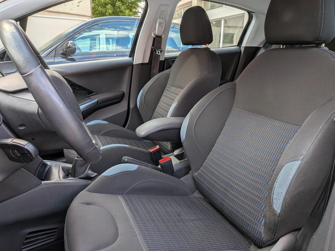 Peugeot 208 1.2 VTi 82 CV Allure