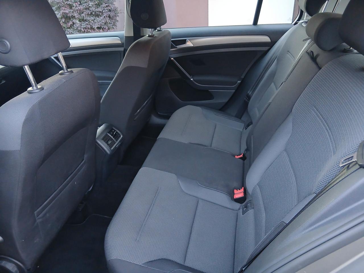 Volkswagen Golf 1.2 TSI 105 CV 5p. Comfortline BlueMotion tua a € 193 mese