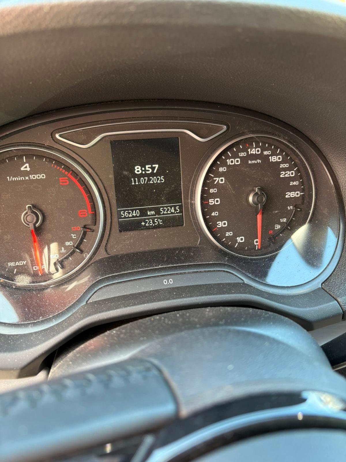 Audi Q2 35 TDI S tronic Identity Black