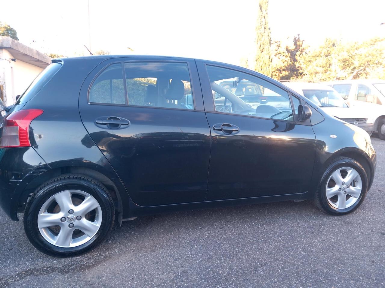 Toyota Yaris 1.0 5 porte Sol