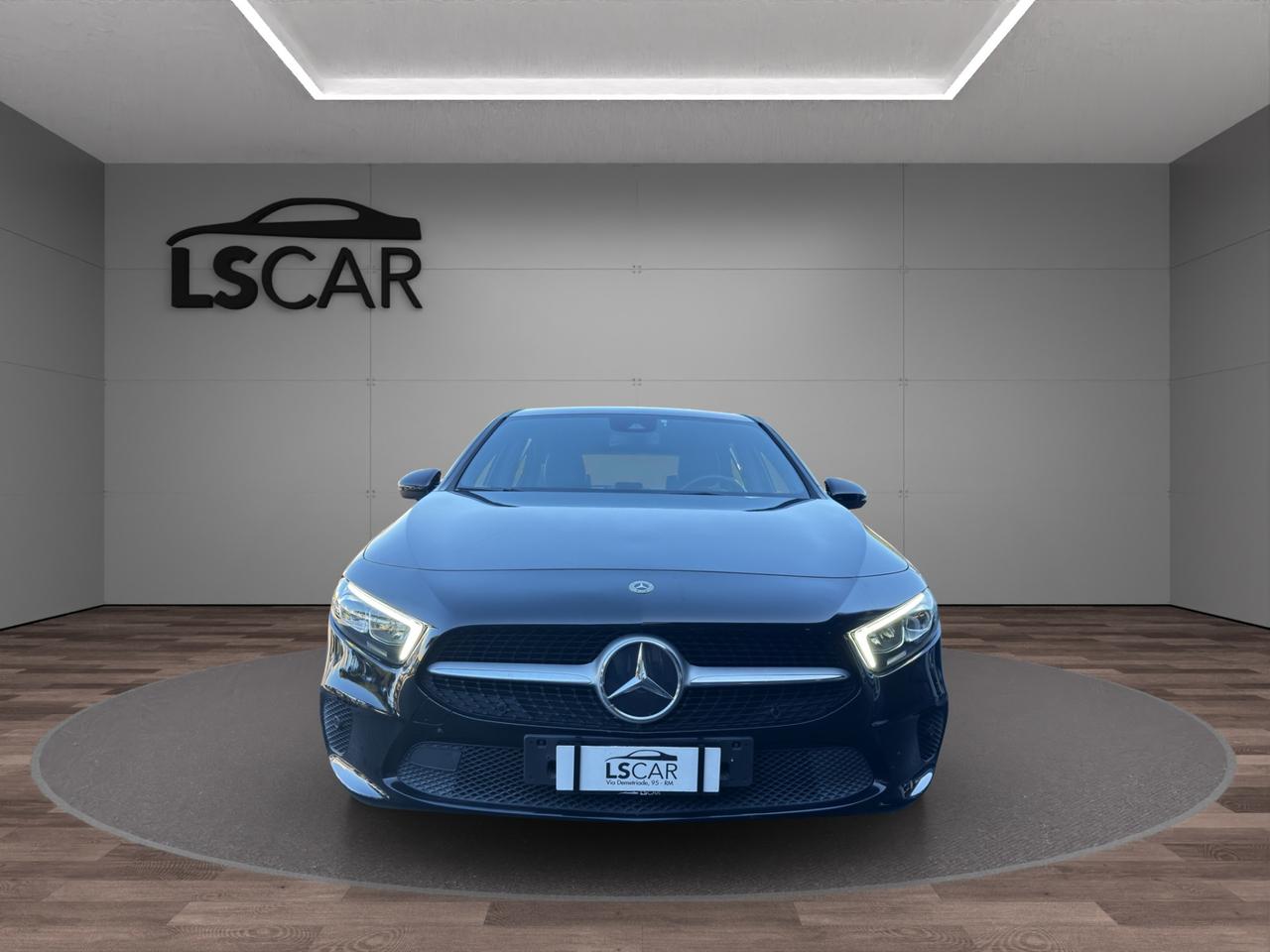 Mercedes A 180 D Business - UNIPRO - PROMO FINANZIAMENTO - PELLE - MBUX - PARK ASSIST
