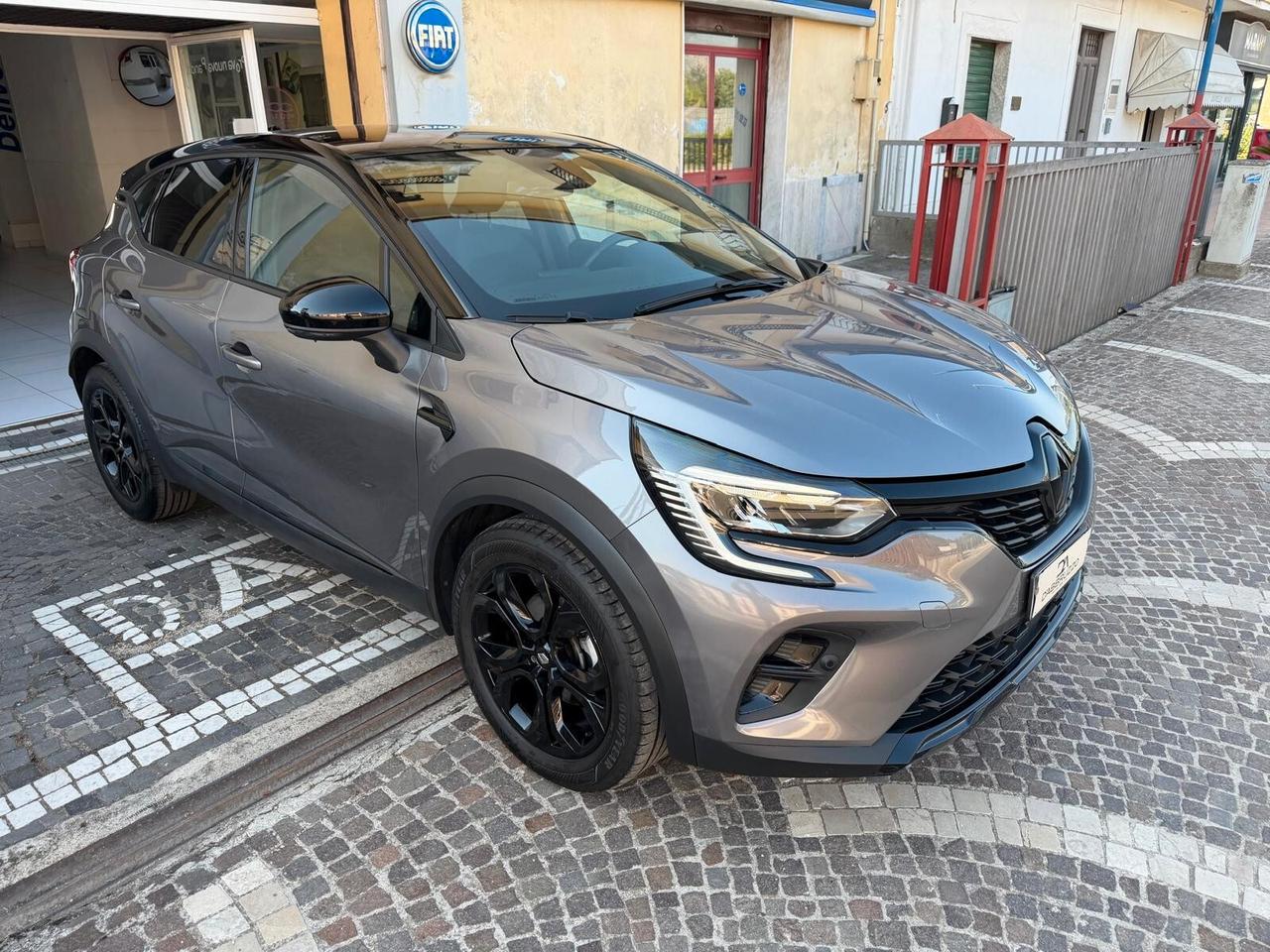 Renault Captur Full Hybrid 1.6 E-Tech 145 CV Rive Gauche