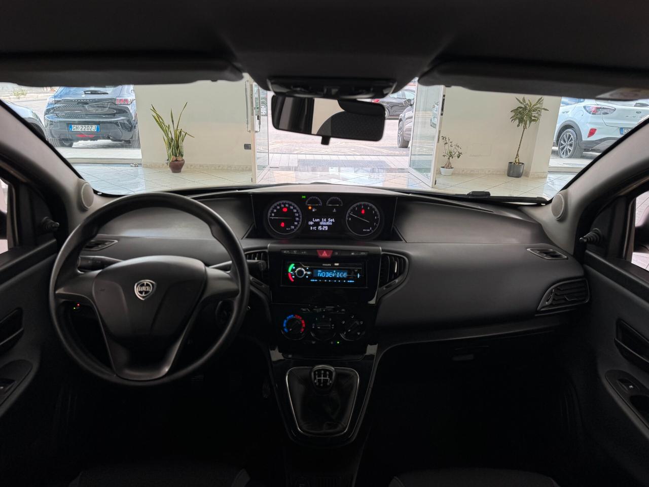 Lancia Ypsilon 1.2 69 CV 5 porte GPL Silver
