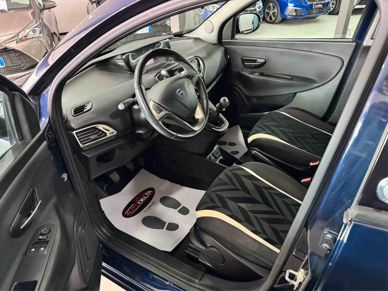 Lancia Ypsilon 1.2 69 CV 5 porte Opening Edition