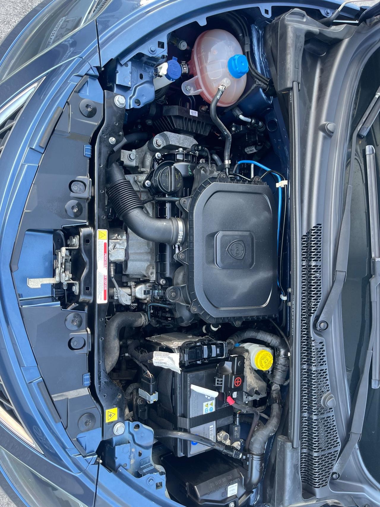 Lancia Ypsilon 1.0 FireFly 5 porte S&S Hybrid Ecochic UnYca