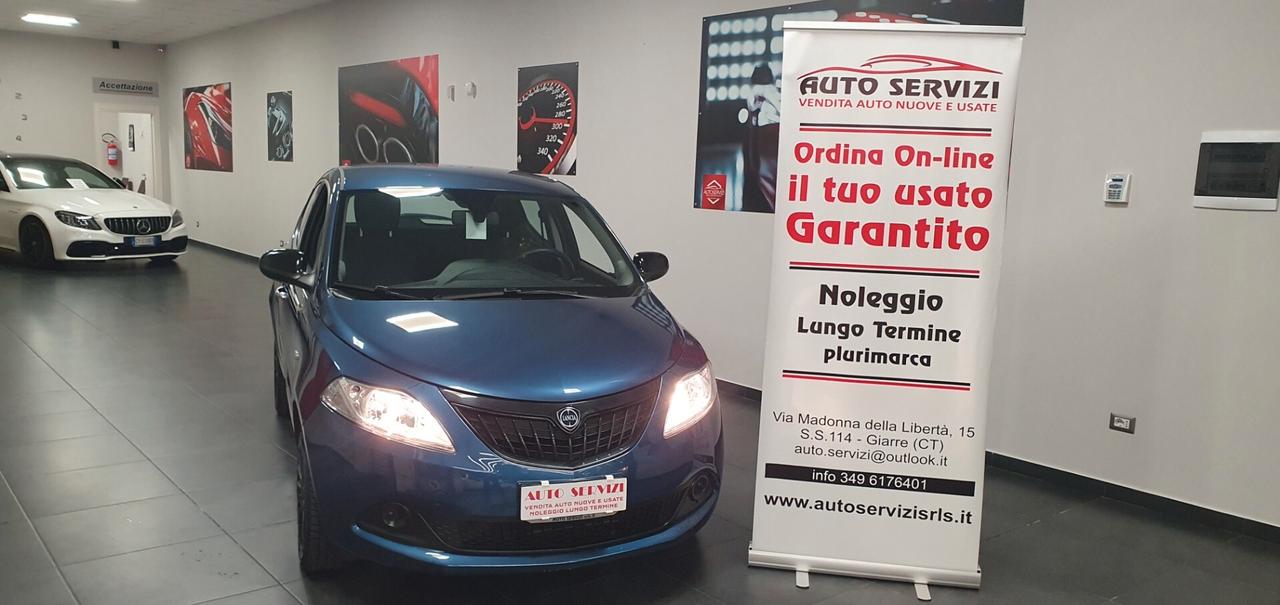 Lancia Ypsilon 1.0 FireFly 5 porte S&S Hybrid Silver