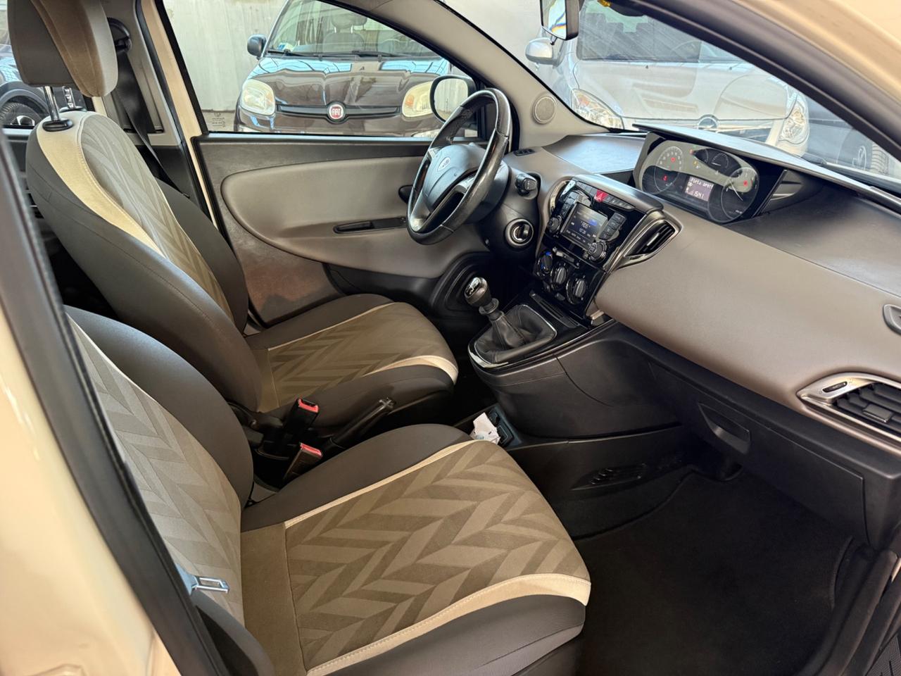 Lancia Ypsilon 1.2 69 CV 5 porte GPL Ecochic Unyca