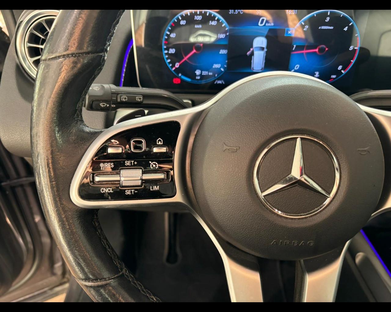 Mercedes-Benz GLB - X247 2019 - GLB 200 d Sport Plus auto