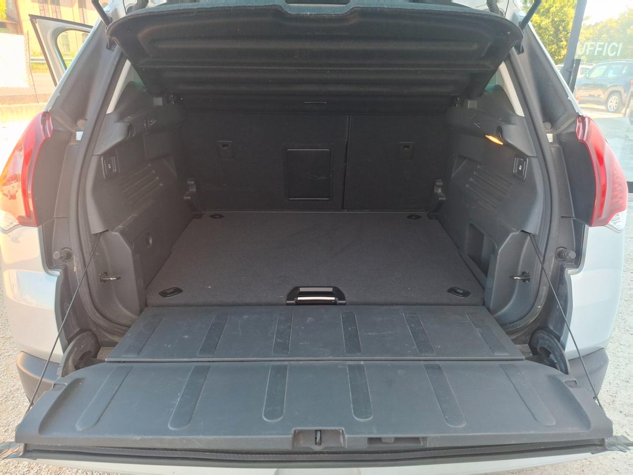 Peugeot 3008 , 1.6HDi Allure