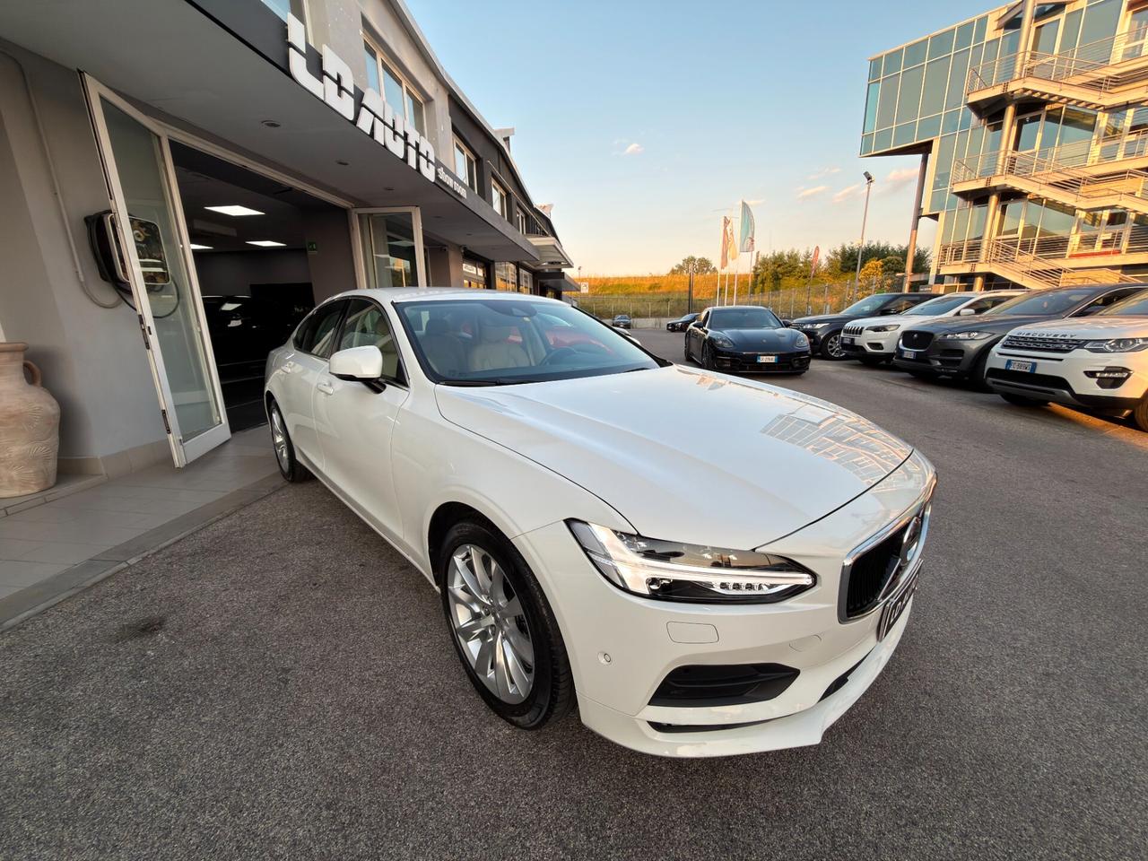 Volvo S90 D5 AWD Geartronic Momentum