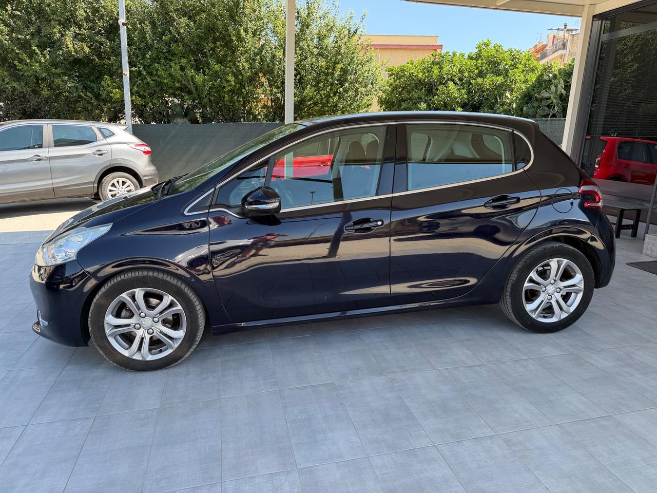 Peugeot 208 1.6 e-HDi 92 CV Stop&Start 5 porte Allure