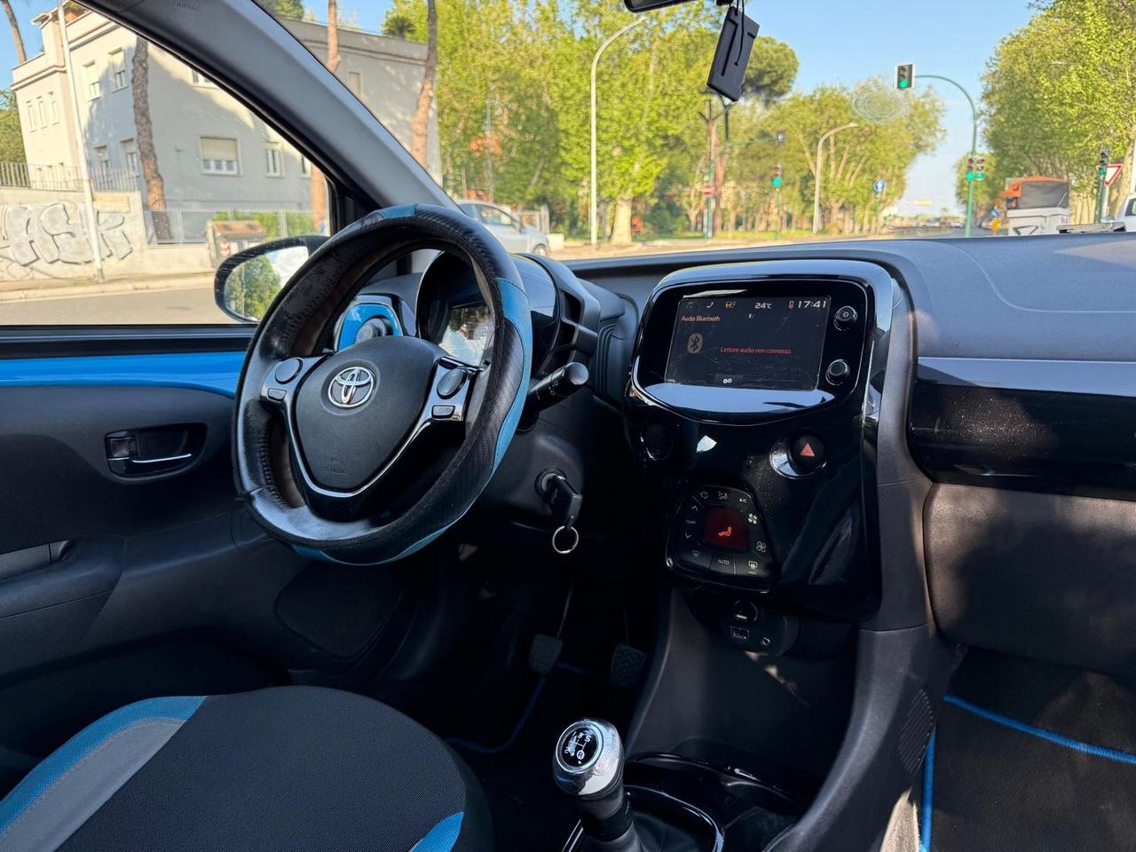 Toyota Aygo 1.0 VVT-i 69 CV 5 porte x-play