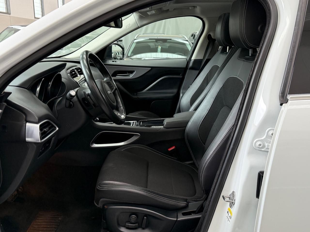 Jaguar F-Pace 2.0 D 180 CV AWD aut. R-Sport