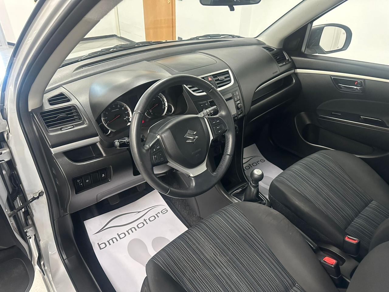 Suzuki Swift 1.2 VVT 4WD 5 porte B-Cool Bi-Color