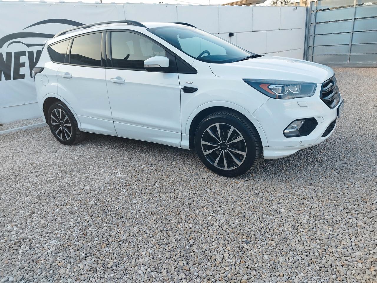 Ford Kuga 1.5 TDCI 120 CV S&S 2WD Powershift ST-Line