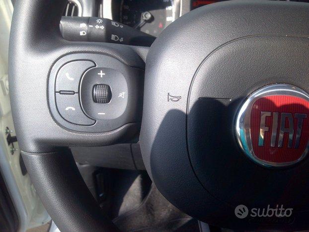 Fiat Panda 1.0 69cv firefly hybrid schermo touch 7"