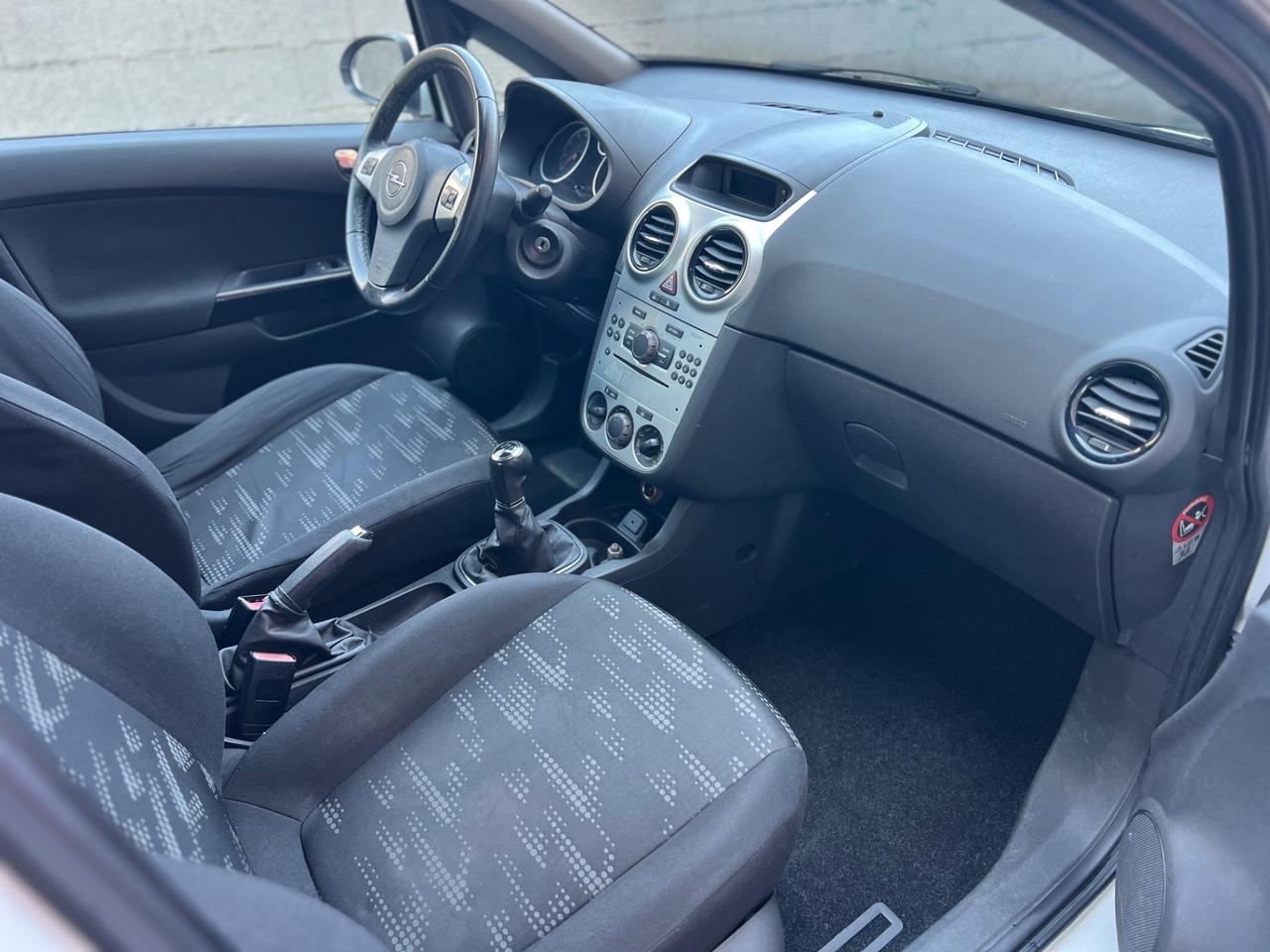Opel Corsa 1.2 5porte GPL - Garanzia 12 mesi