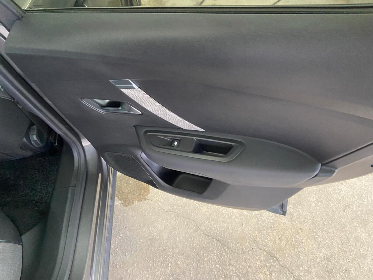 Citroen C4 BlueHDi 130 S&S EAT8 Shine