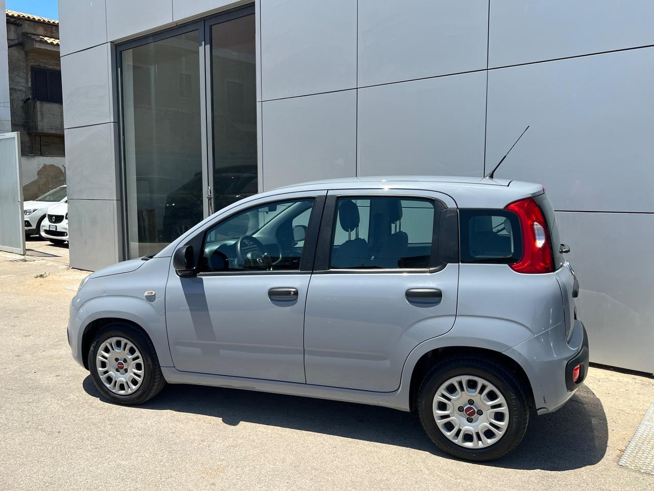 Fiat Panda 1.0 hybrid Anticipo €900 proposta finanziamento