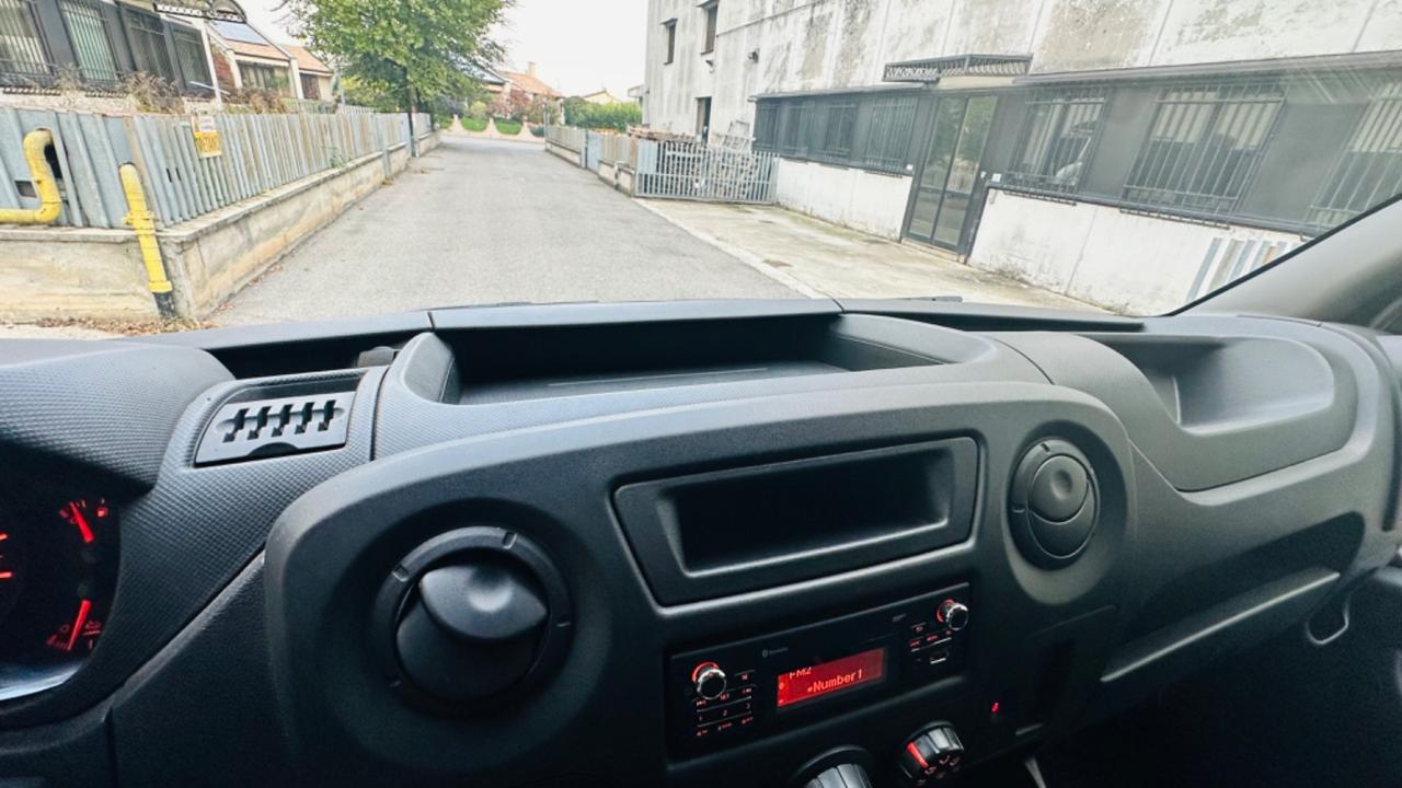 Renault master. Furgone. Euro6