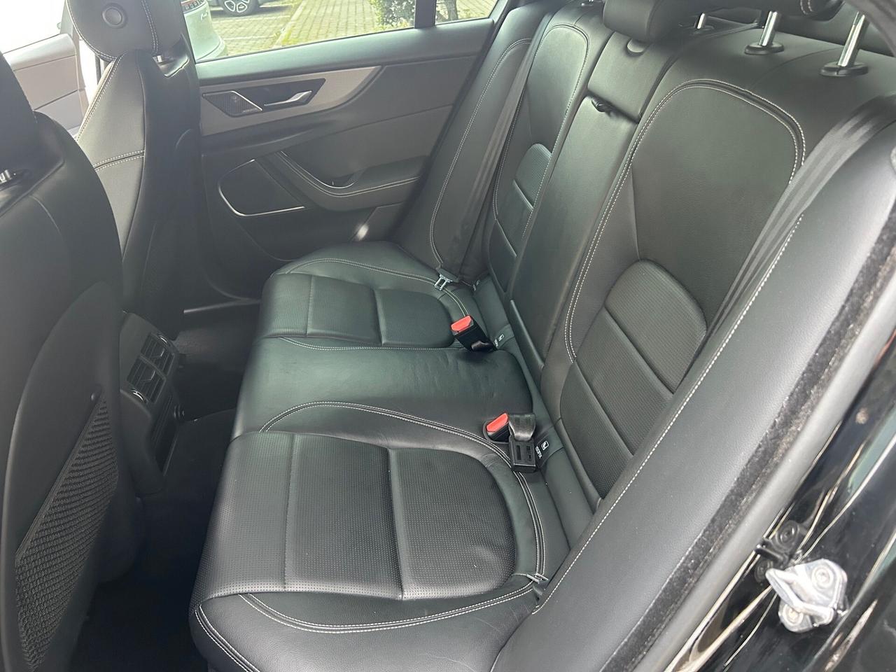 Jaguar XE 2.0 i4 R-Dynamic S rwd 250cv auto