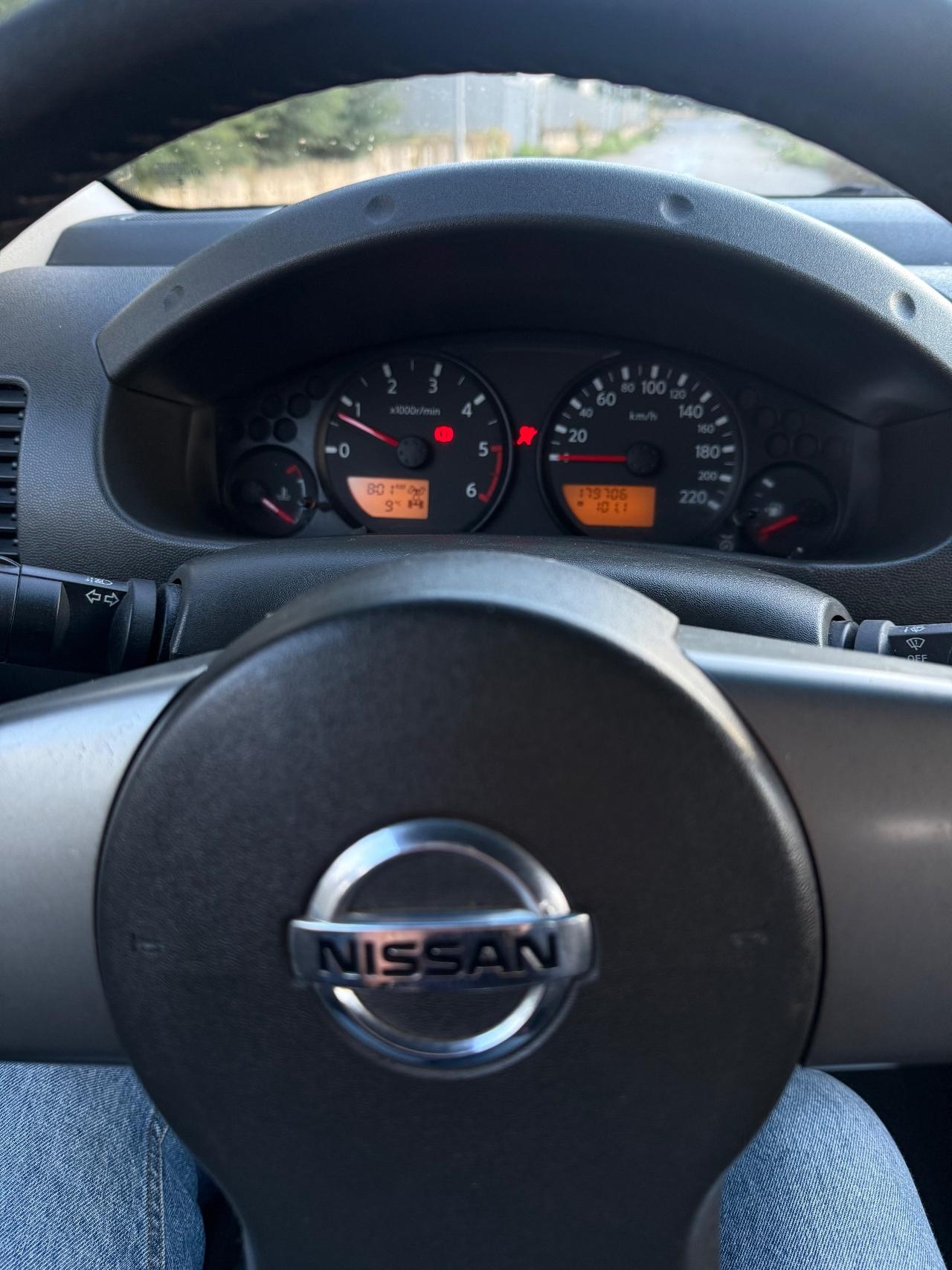 Nissan Navara 2.5 dCi 4 porte Double Cab SE