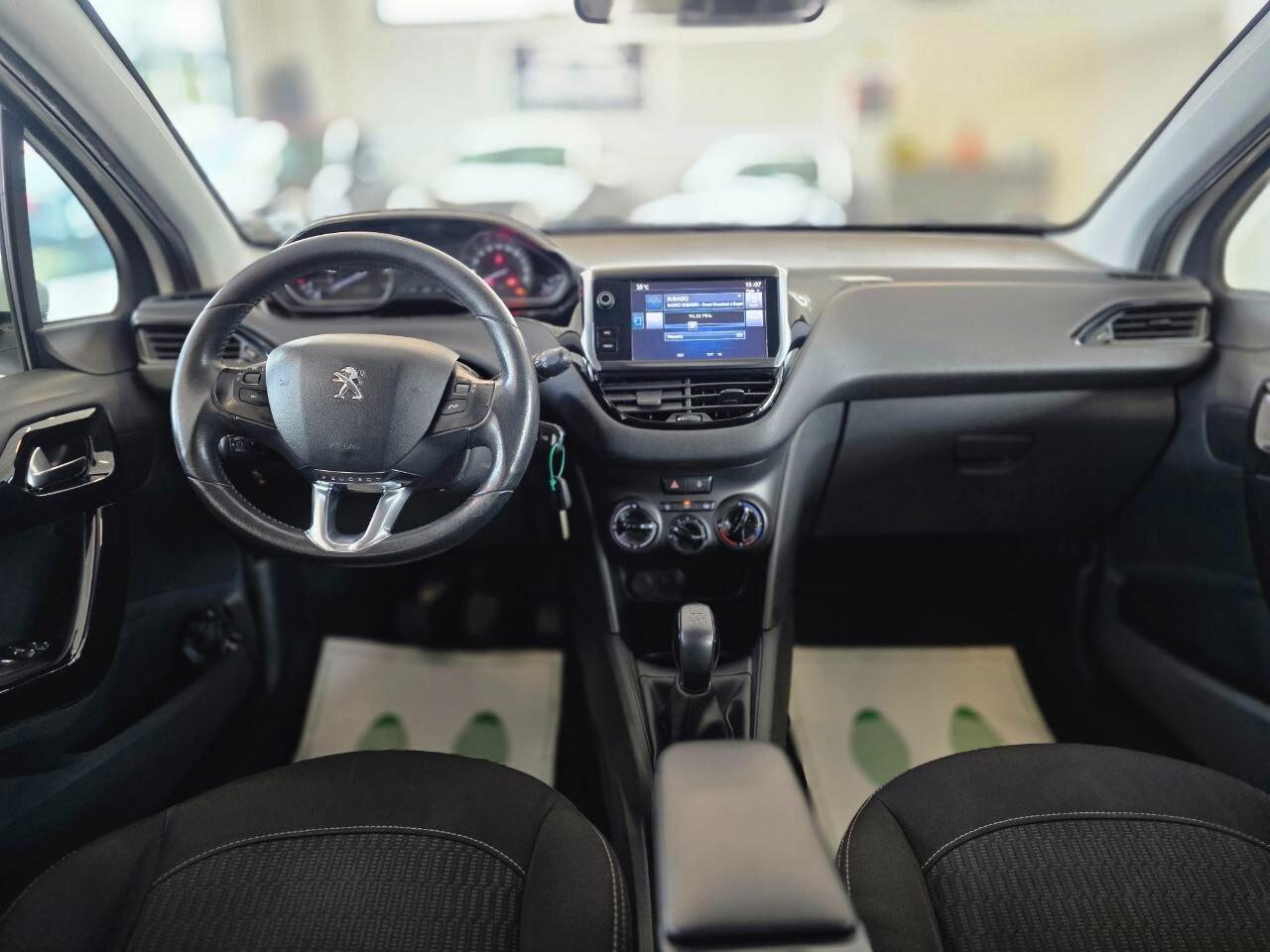 Peugeot 208 PureTech 82 5p. GPL Allure