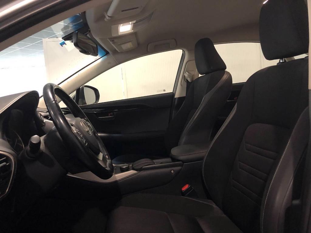 Lexus NX 300 300 2.5 Hybrid Executive 4WD CVT