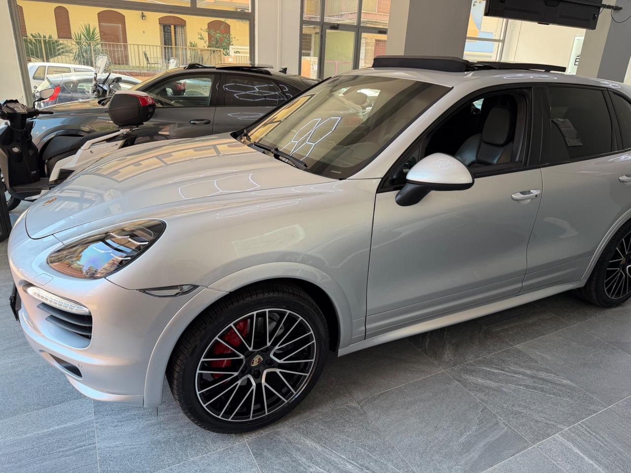Porsche Cayenne 4.8 GTS