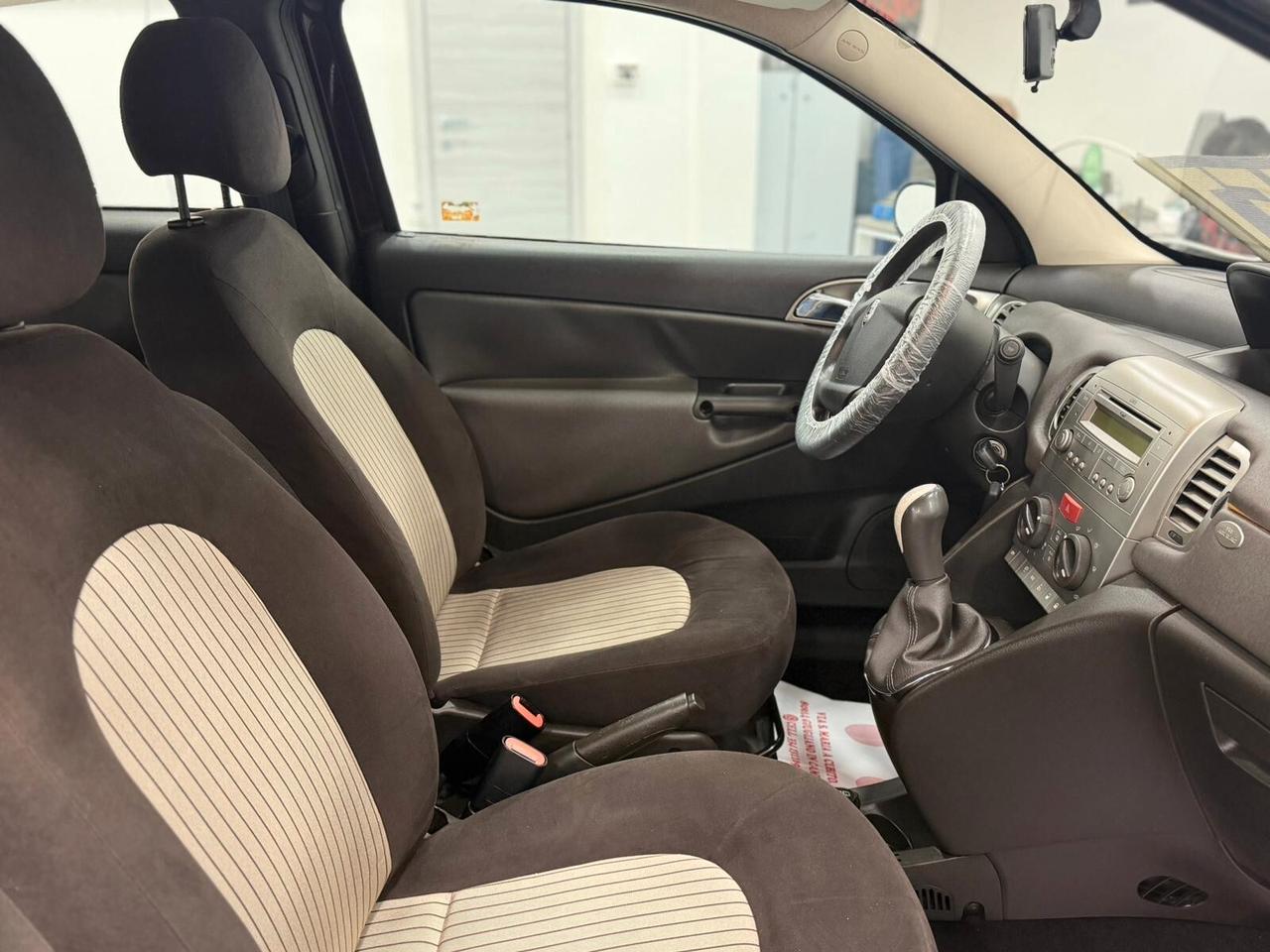 Lancia Ypsilon 1.3 MJT 75 CV