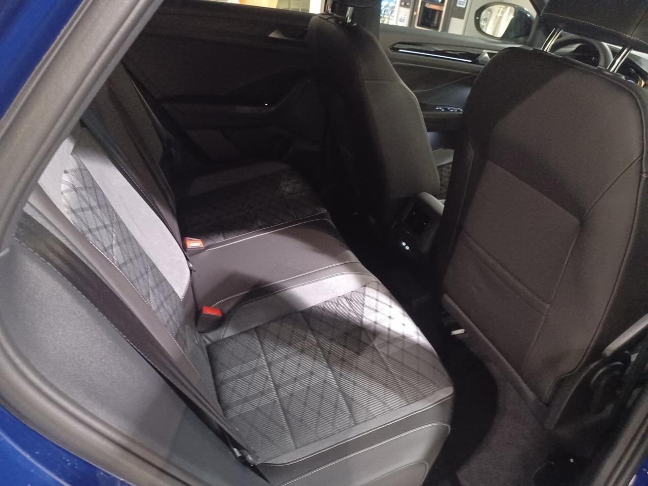 Volkswagen T-Roc 1.0 TSI R-Line Plus