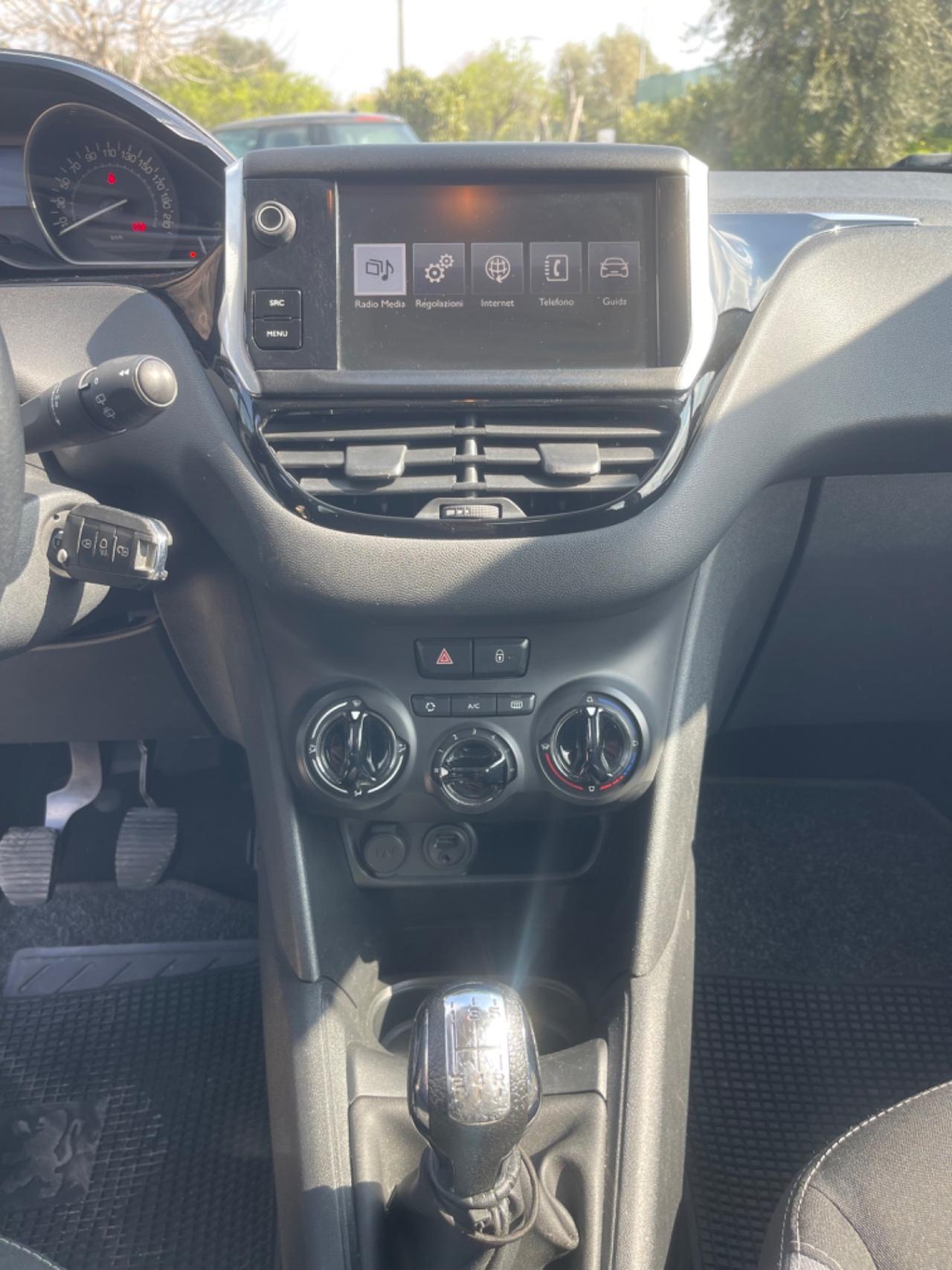 Peugeot 208 PureTech 82 5 porte Allure