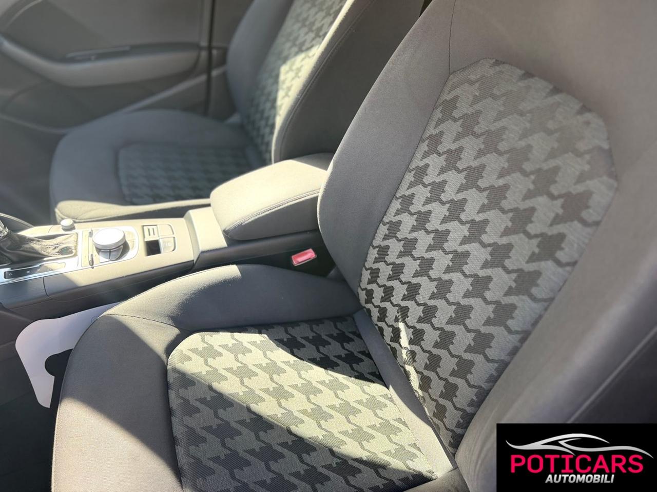 Audi A3 1.6 TDI 105 CV AUTOMATICA