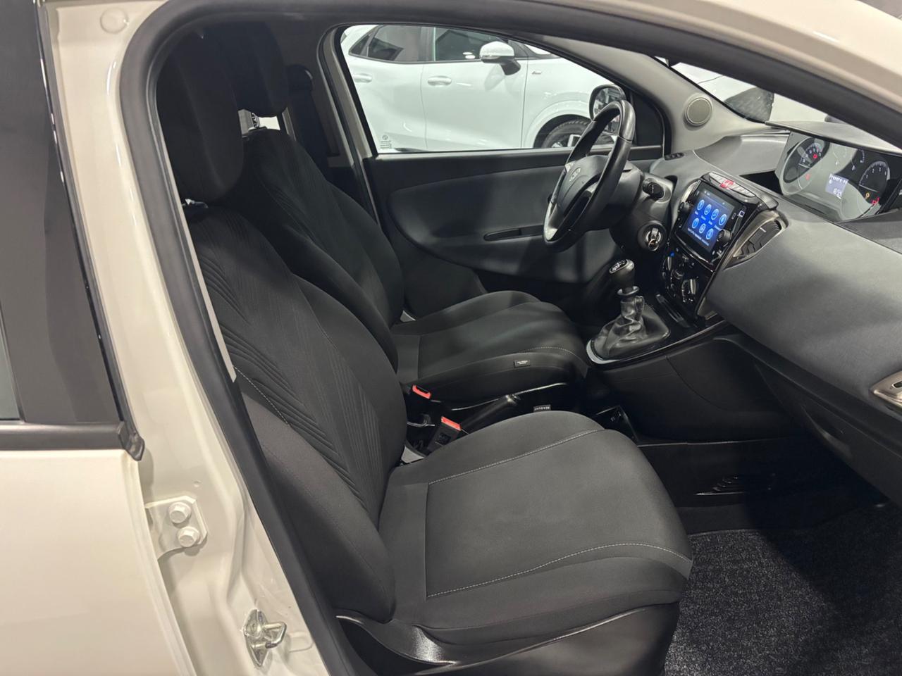 Lancia Ypsilon 1.0 FireFly 5 porte S&S Hybrid Gold Plus