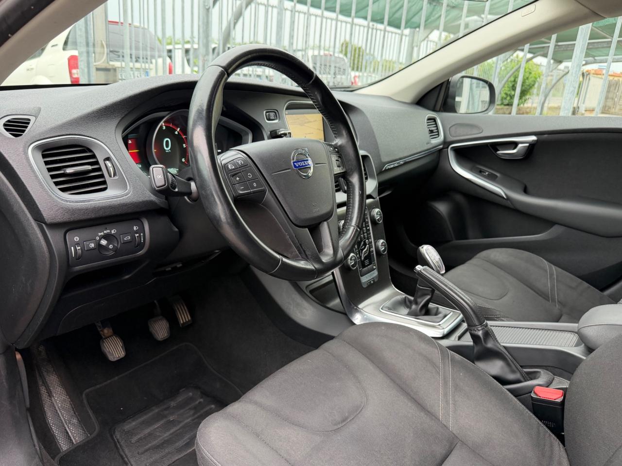 Volvo V40 Cross Country D2 1.6d Momentum