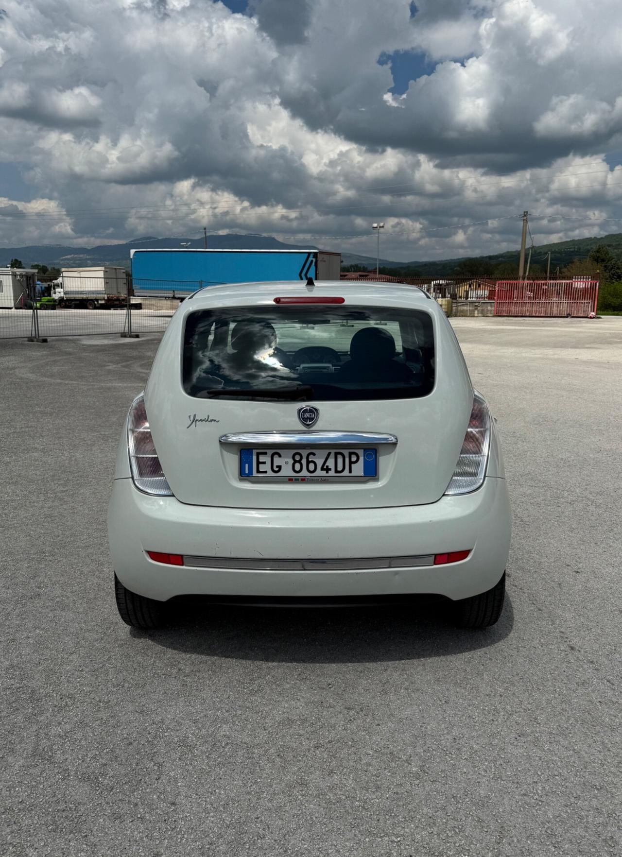 Lancia Ypsilon 1.3 MJT 75 CV Diva