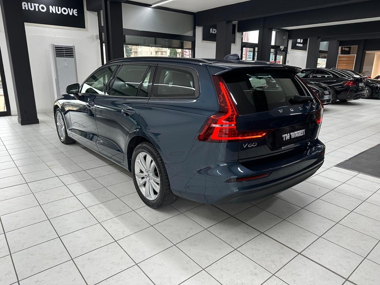 Volvo V60 2.0 d3 Momentum Business auto my21