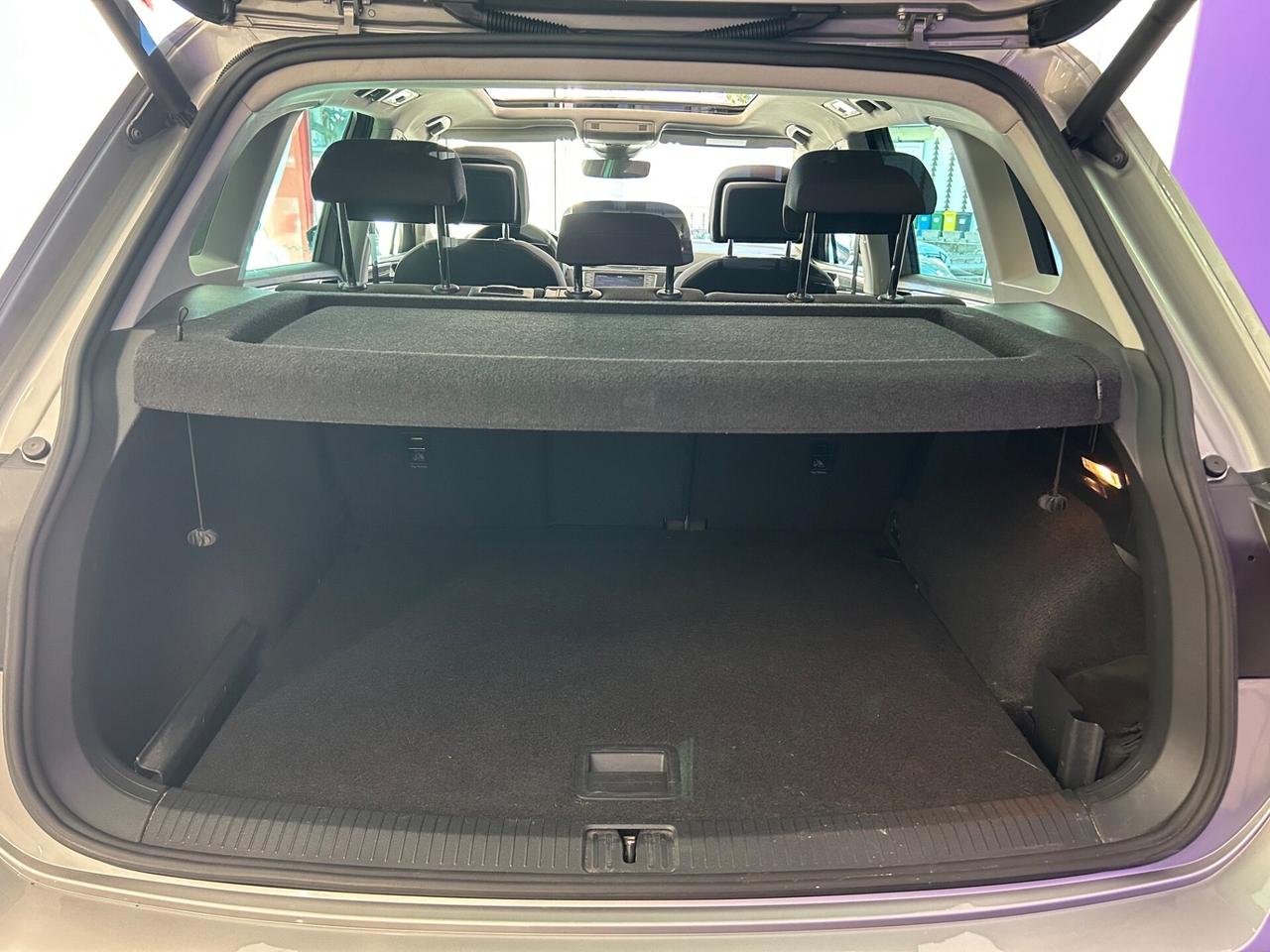 Volkswagen Tiguan 2.0 TDI R Line strafullll!!!!