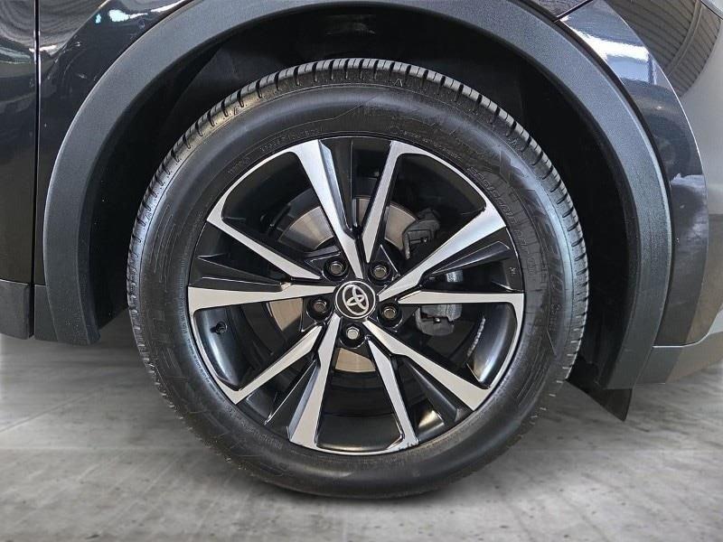 Toyota C-HR (2023-) 2.0 HV Trend