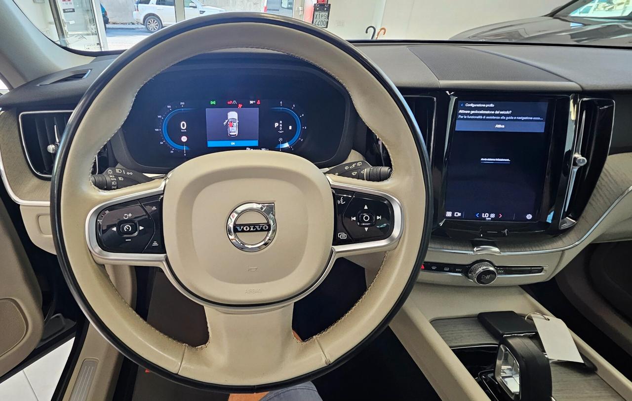 Volvo XC 60 XC60 B4 (d) automatico Plus Dark