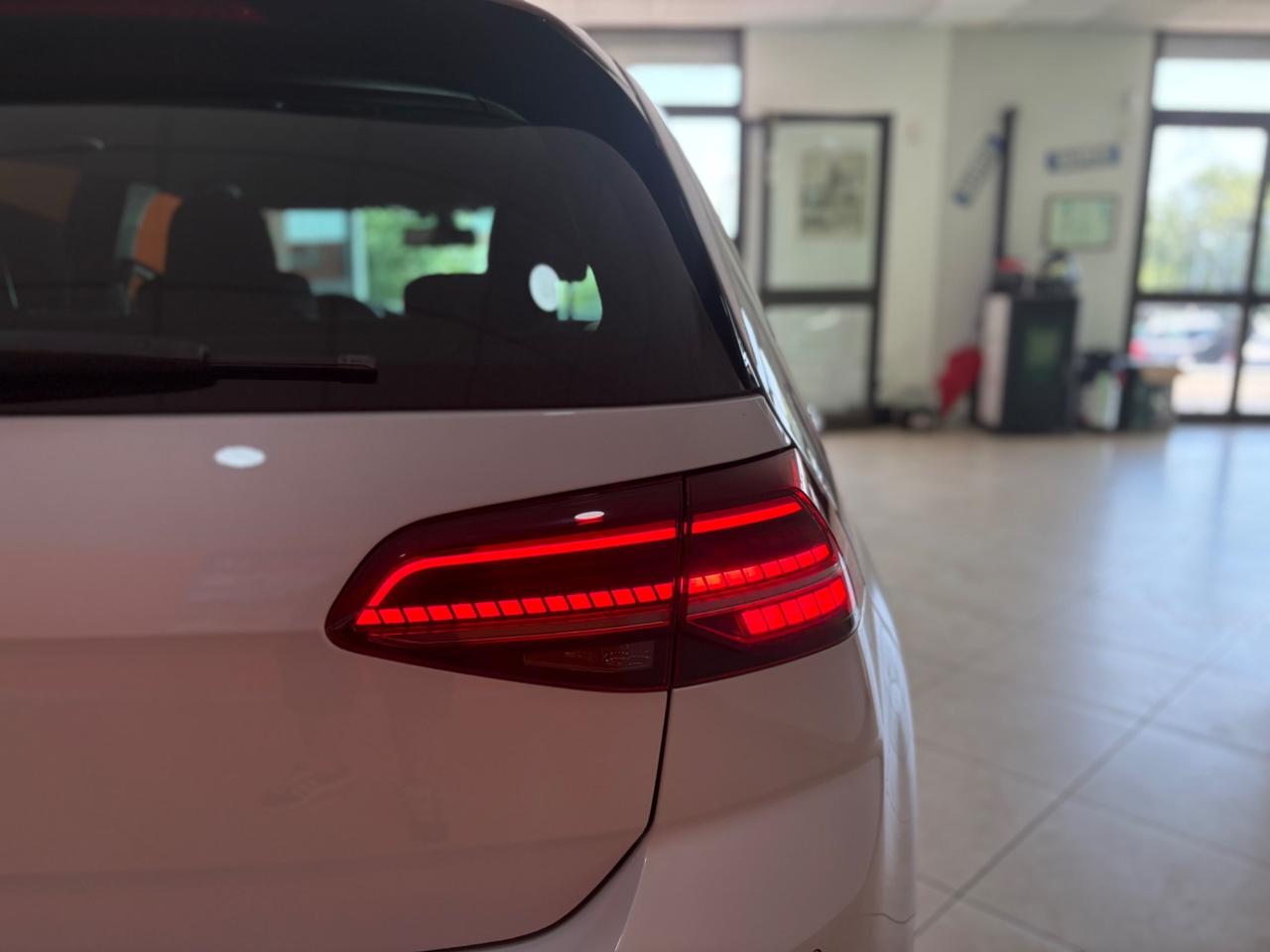 Volkswagen Golf 1.5 TSI ACT DSG R LINE PERMUTE FINANZIAMENTI