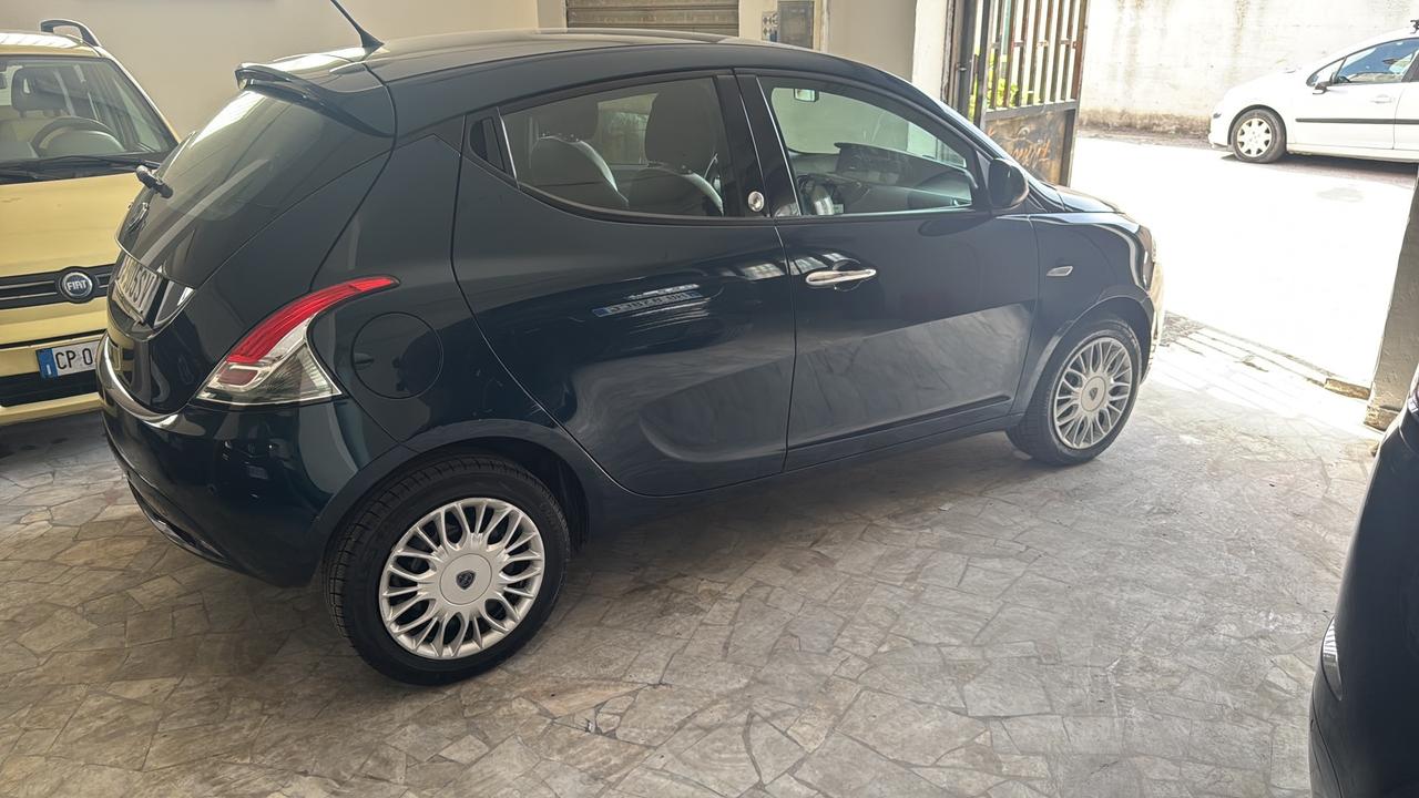 Lancia Ypsilon 1.2 69 CV 5 porte GPL Ecochic Gold