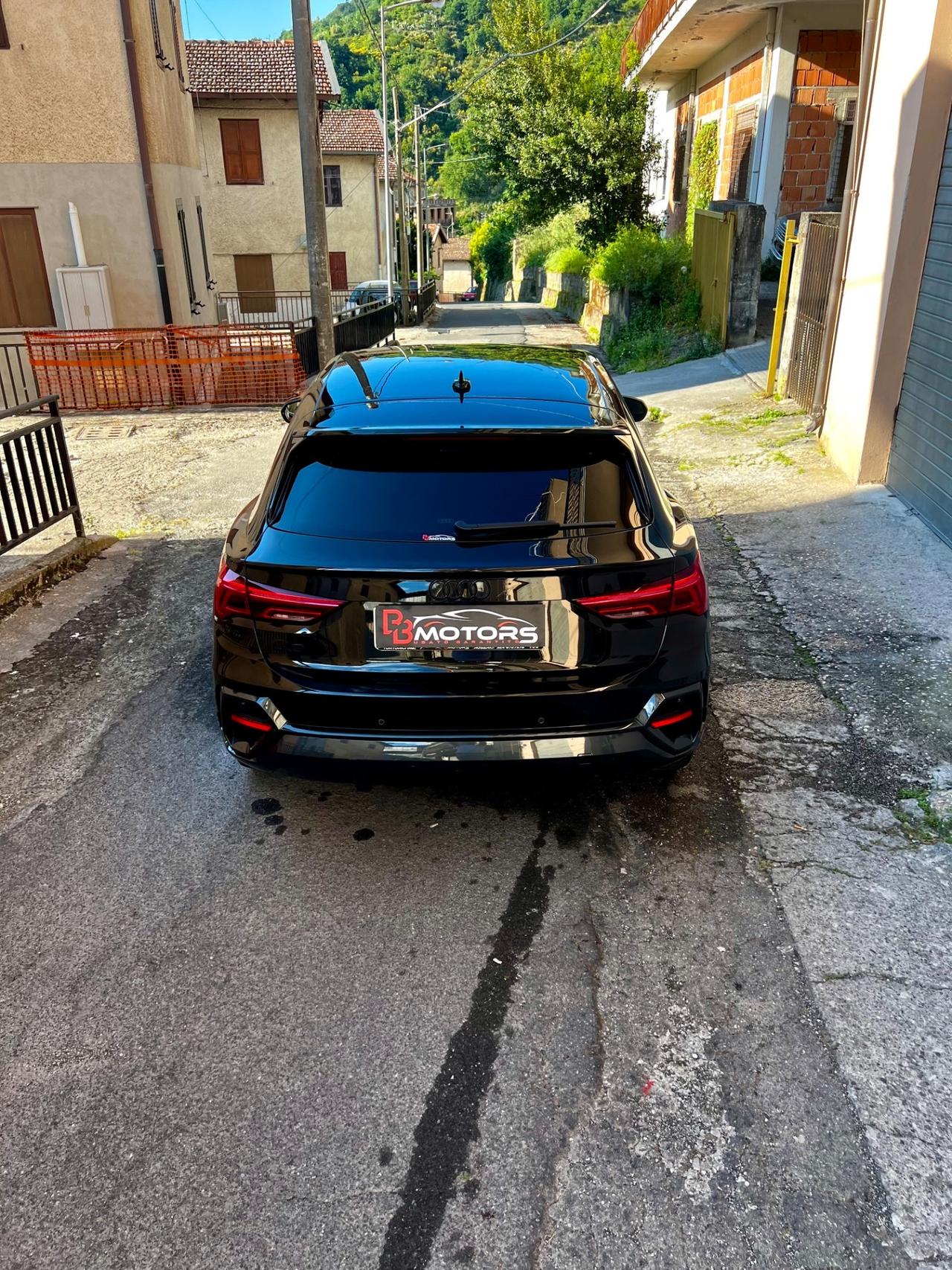 Audi Q3 SPB 35 TDI S line edition total black