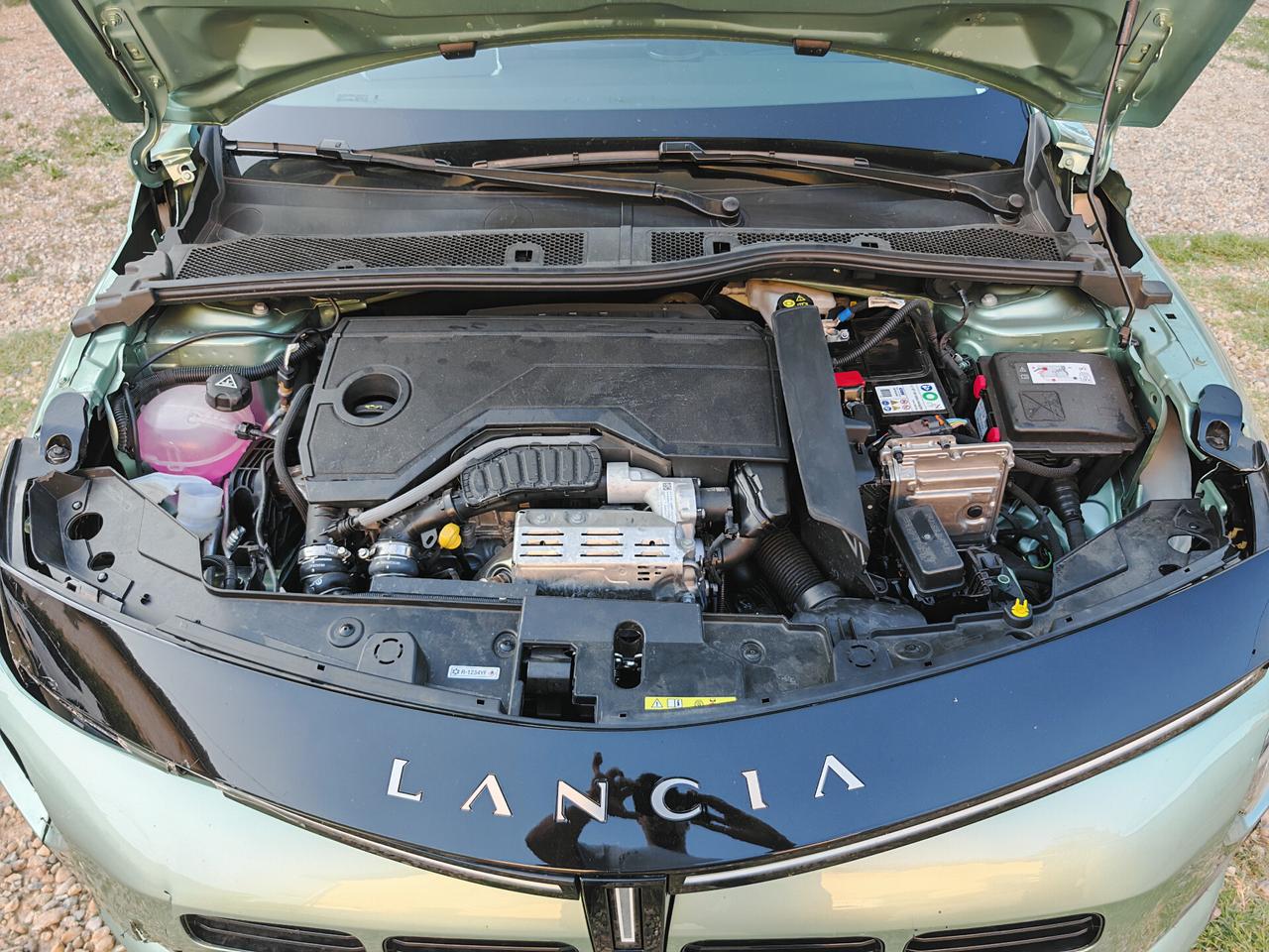 Lancia Ypsilon 1.2 100cv Hybrid e-DCT LX