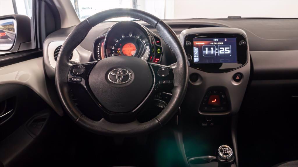 TOYOTA Aygo 5p 1.0 x-play 72cv del 2021