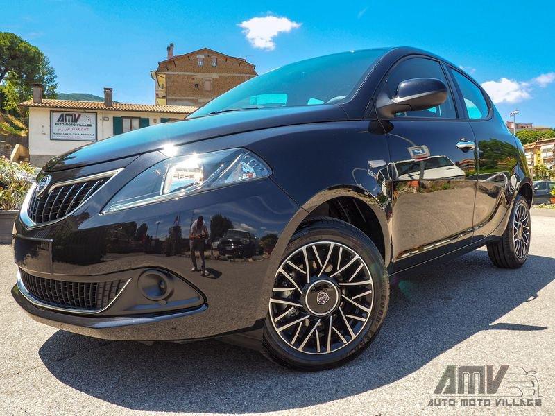 Lancia Ypsilon 1.0 FireFly 5 porte S&S Hybrid Platino